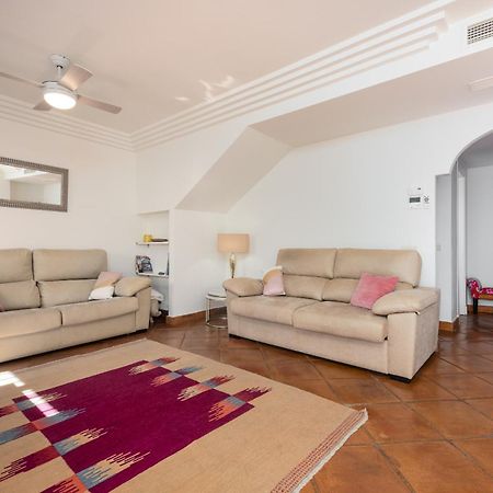 Stylish 3 Bed House 2 Bathrooms, With Patio, Roof Terrace And Communal Pool 5 Minutes Away From The Beautiful Spanish White Village Of Casares Pueblo And Only 20 Mins From The Sea Exterior foto